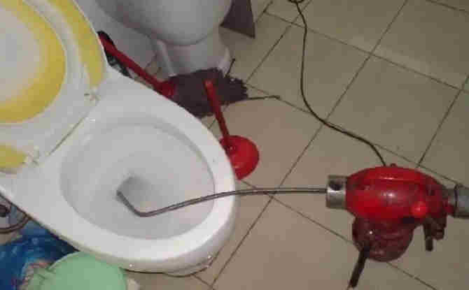 当涂马桶通下水